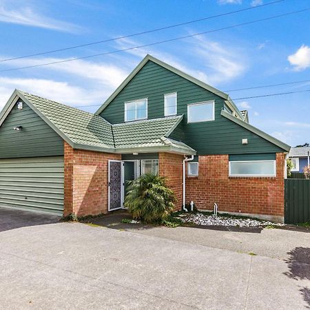Private And Sunny 3-Bedroom Home With Parking Auckland Zewnętrze zdjęcie