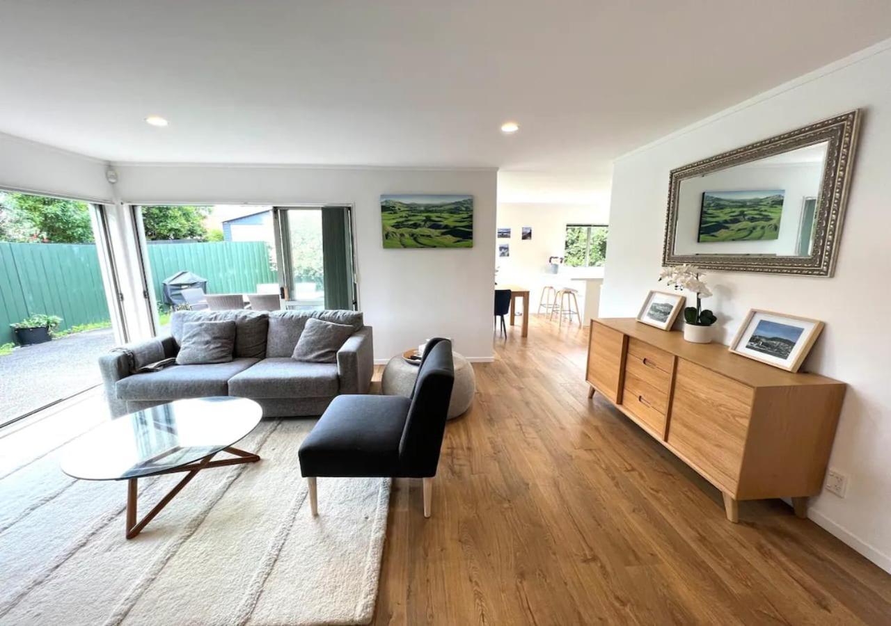 Private And Sunny 3-Bedroom Home With Parking Auckland Zewnętrze zdjęcie