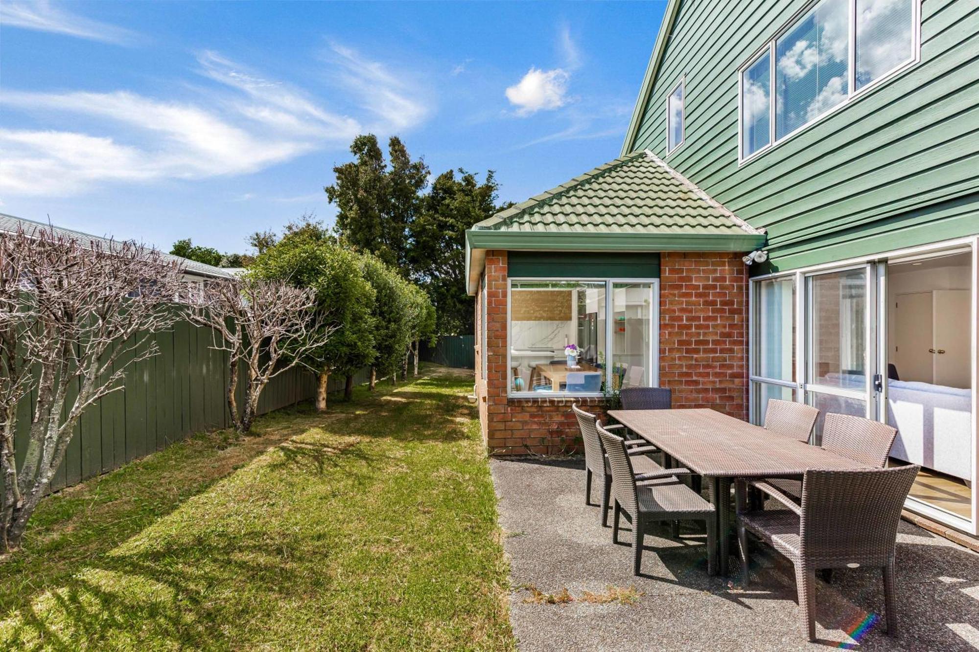Private And Sunny 3-Bedroom Home With Parking Auckland Zewnętrze zdjęcie